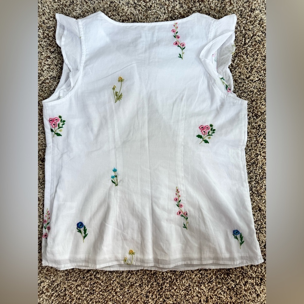 Like New Talbots Embroidered Flutter Sleeve Top - Picture 6 of 9
